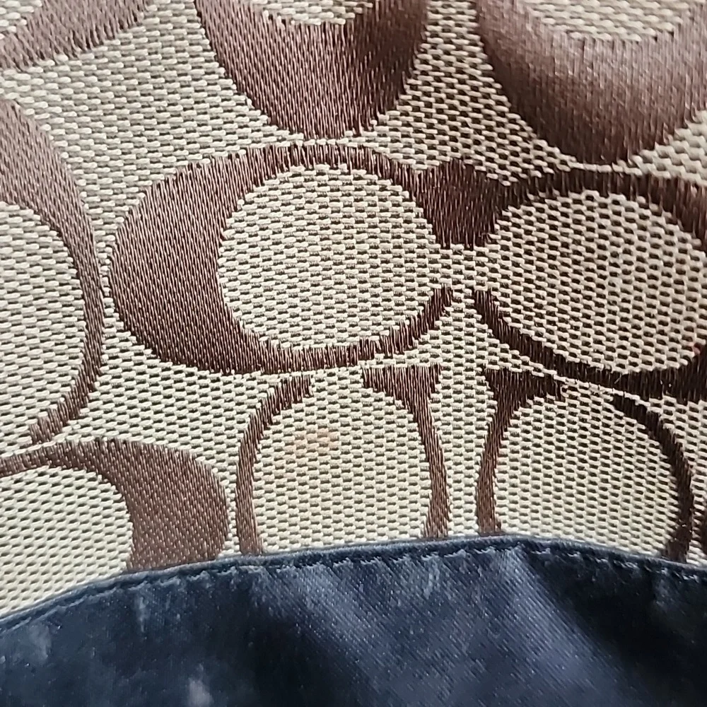 Authentic Vintage Coach bag From 2011 - Picture 6 of 15